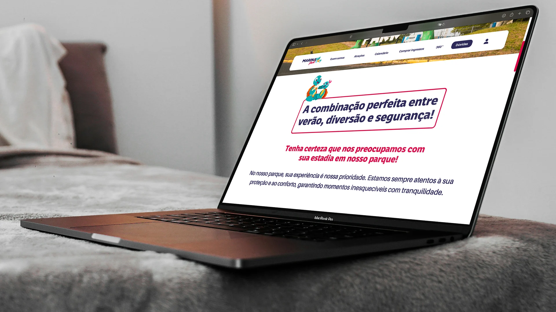 Site do Marina Park em um notebook.